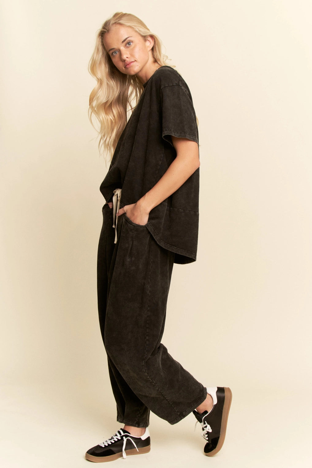 PREORDER (ships to us on Sep. 26) Gentle Breeze Set **sold as set (Black)