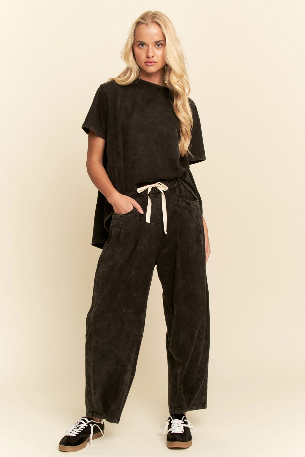 PREORDER (ships to us on Sep. 26) Gentle Breeze Set **sold as set (Black)
