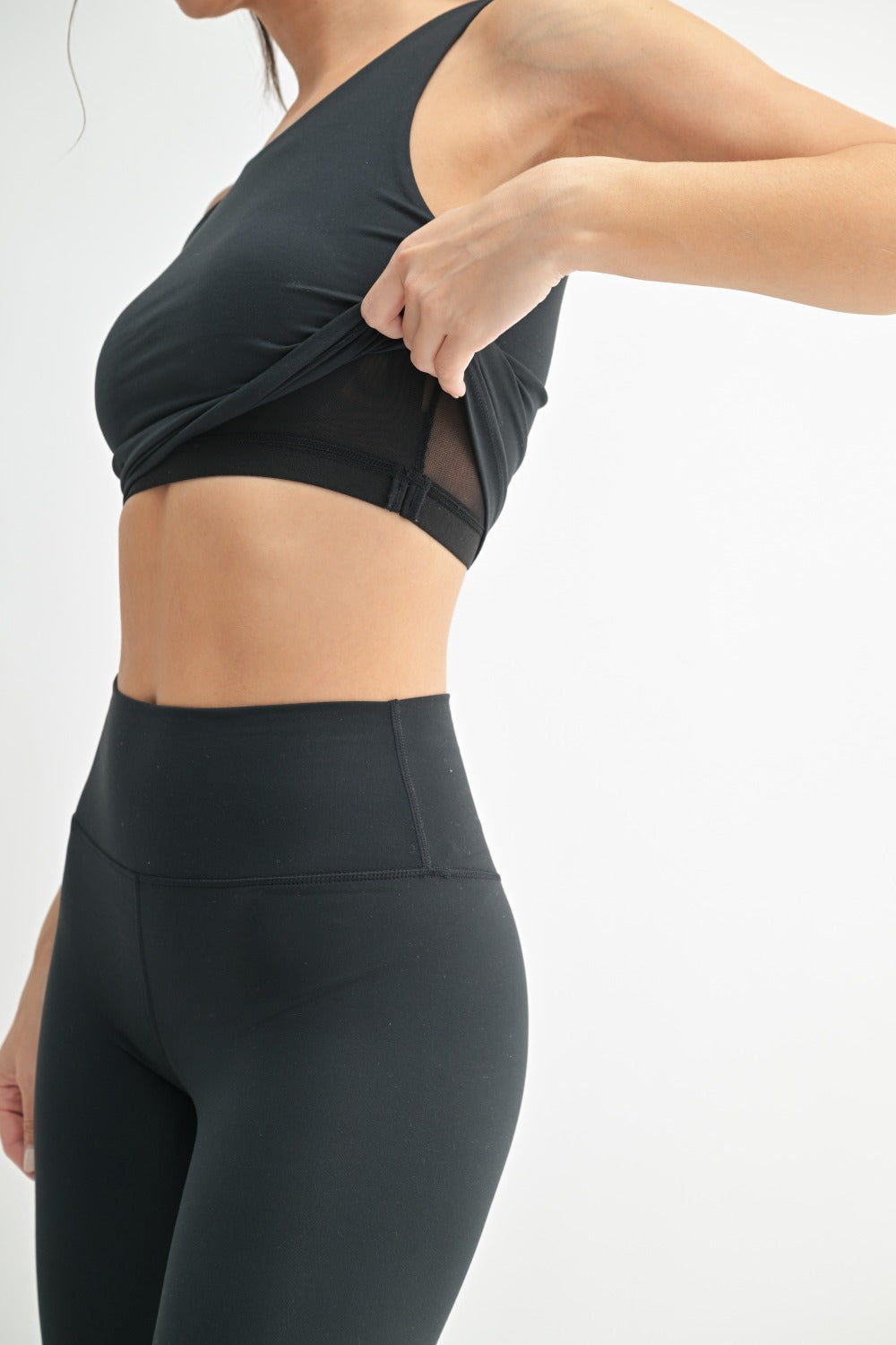 Venice Cloud Light Scoop Active Tank (Black) (built in bra)